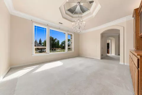 Living - 19408 Titleist Way, Redding, CA 96003 photo 6 of 9