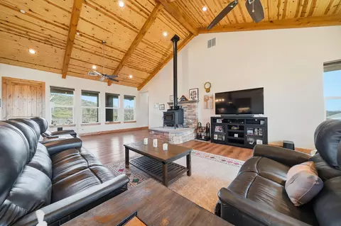 13070 S Fork Rd, Igo, CA 96047 photo 9