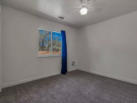 Bedroom - 27178 Dersch Rd, Shingletown, CA 96088 photo 2 of 5