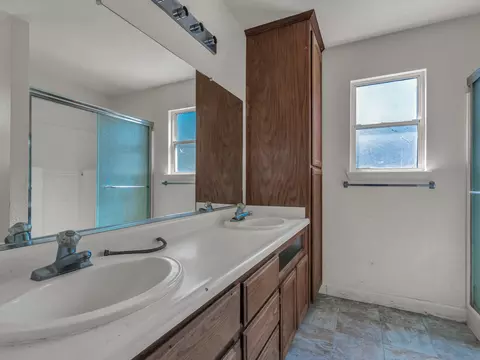 Bath - 27178 Dersch Rd, Shingletown, CA 96088 photo 3 of 4