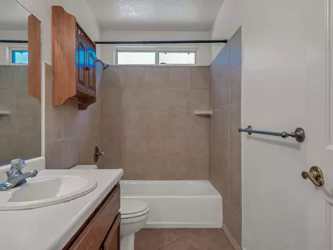 Bath - 27178 Dersch Rd, Shingletown, CA 96088 photo 2 of 4