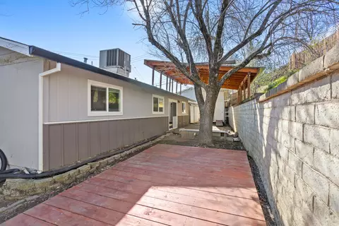 Exterior - 3496 Summit Dr, Redding, CA 96001 photo 5 of 6
