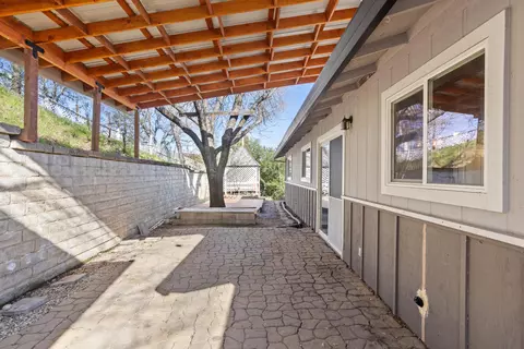 Exterior - 3496 Summit Dr, Redding, CA 96001 photo 4 of 6