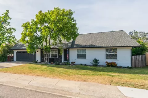 Exterior - 2624 Howard Dr, Redding, CA 96001 photo 2 of 15