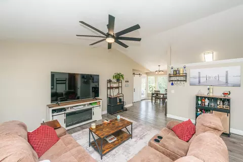 Living - 2624 Howard Dr, Redding, CA 96001 photo 1 of 4