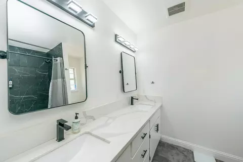 Bath - 2624 Howard Dr, Redding, CA 96001 photo 3 of 5