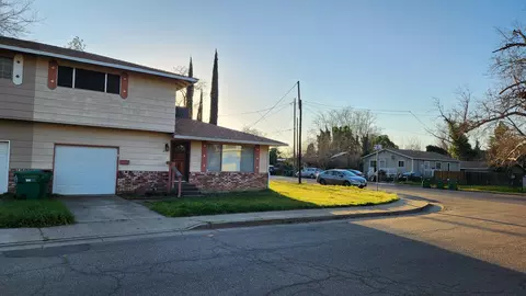 2786 Oak St, Anderson, CA 96007
