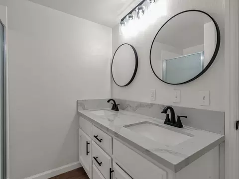 Bath - 36770 Woods Ave, Burney, CA 96013 photo 2 of 2