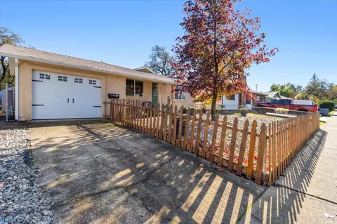 1381 Jeffries Ave, Anderson, CA 96007
