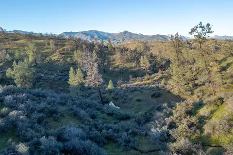 215 Tolowa Rd, Igo, CA 96047 photo 4