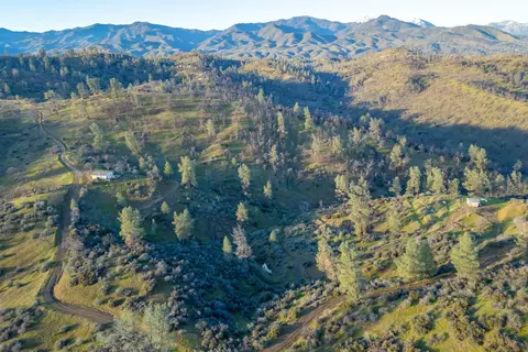 215 Tolowa Rd, Igo, CA 96047 photo 5