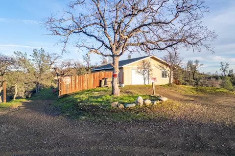215 Tolowa Rd, Igo, CA 96047 photo 2