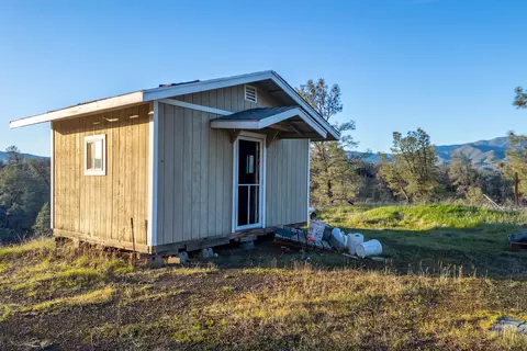 215 Tolowa Rd, Igo, CA 96047 photo 14