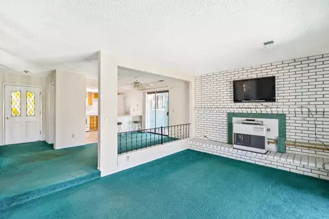 Living - 3295 Santa Rosa Way, Redding, CA 96003 photo 3 of 6