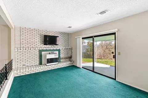 Living - 3295 Santa Rosa Way, Redding, CA 96003 photo 2 of 6