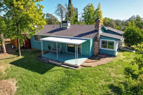 Exterior - 3295 Santa Rosa Way, Redding, CA 96003 photo 13 of 14
