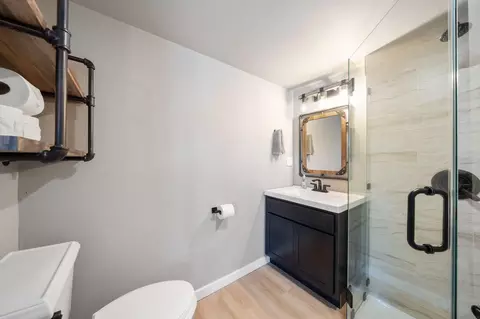 Bath - 3317 Riverside Dr, Anderson, CA 96007 photo 5 of 5