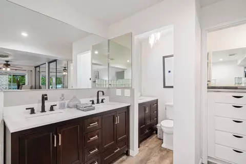 Bath - 3317 Riverside Dr, Anderson, CA 96007 photo 2 of 5