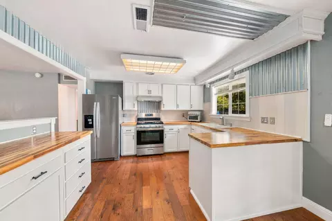 Kitchen - 260 Gurnsey Dr, Red Bluff, CA 96080 photo 5 of 6