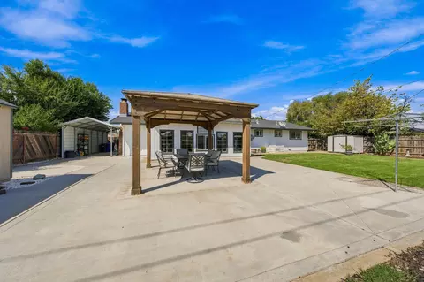 Exterior - 260 Gurnsey Dr, Red Bluff, CA 96080 photo 4 of 11