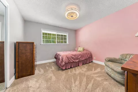 Bedroom - 260 Gurnsey Dr, Red Bluff, CA 96080 photo 2 of 2
