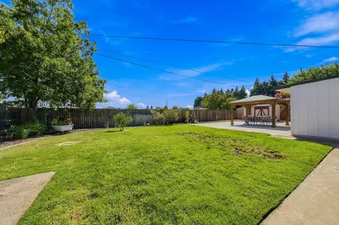 Exterior - 260 Gurnsey Dr, Red Bluff, CA 96080 photo 5 of 11