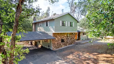Exterior - 9057 Simmons Rd, Redding, CA 96001 photo 3 of 19