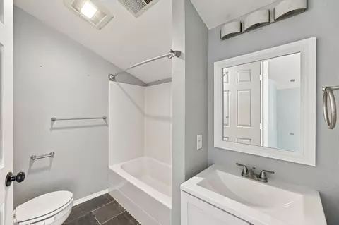 Bath - 2512 Dewberry Dr, Redding, CA 96003 photo 3 of 3