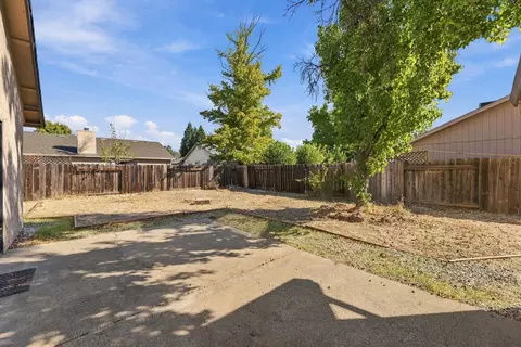 Exterior - 2512 Dewberry Dr, Redding, CA 96003 photo 4 of 9