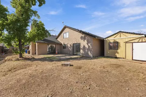 Exterior - 2512 Dewberry Dr, Redding, CA 96003 photo 7 of 9