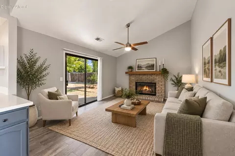 Living - 2512 Dewberry Dr, Redding, CA 96003 photo 4 of 6