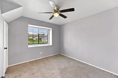 Bedroom - 2512 Dewberry Dr, Redding, CA 96003 photo 2 of 6