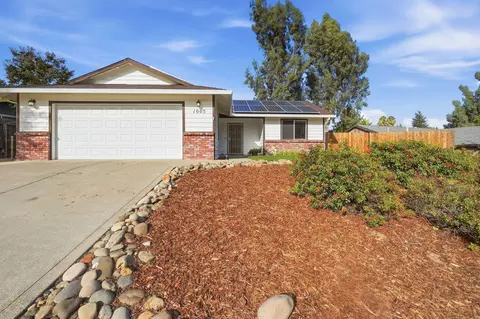 Exterior - 1005 Grouse Dr, Redding, CA 96003 photo 8 of 9