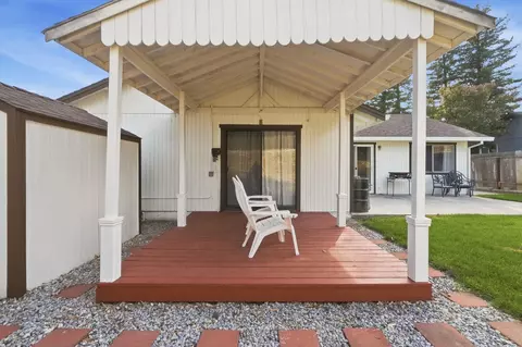 Exterior - 1005 Grouse Dr, Redding, CA 96003 photo 6 of 9