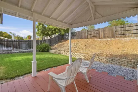 Exterior - 1005 Grouse Dr, Redding, CA 96003 photo 5 of 9