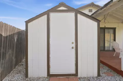Exterior - 1005 Grouse Dr, Redding, CA 96003 photo 7 of 9