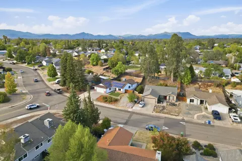 View/Area - 1005 Grouse Dr, Redding, CA 96003 photo 2 of 2