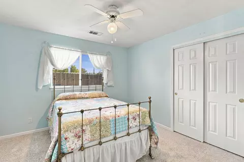 Bedroom - 1005 Grouse Dr, Redding, CA 96003 photo 2 of 5