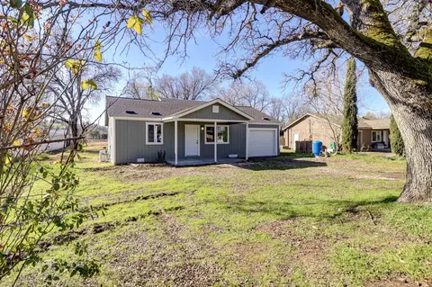 5882 Missouri Ln, Anderson, CA 96007