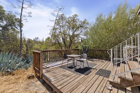 Exterior - 2089 Gold St, Redding, CA 96001 photo 7 of 11