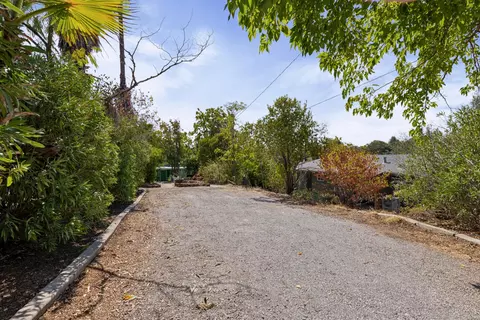 Exterior - 2089 Gold St, Redding, CA 96001 photo 9 of 11