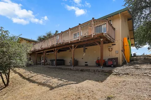 Exterior - 6949 Rector Creek Rd, Igo, CA 96047 photo 4 of 35