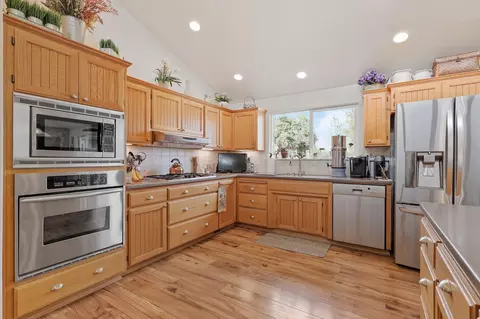 Kitchen - 6949 Rector Creek Rd, Igo, CA 96047 photo 2 of 8