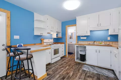 Kitchen - 6949 Rector Creek Rd, Igo, CA 96047 photo 7 of 8