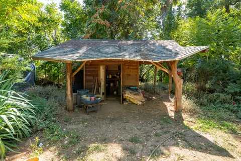 Exterior - 19780 Mojo Ln, Redding, CA 96002 photo 12 of 16