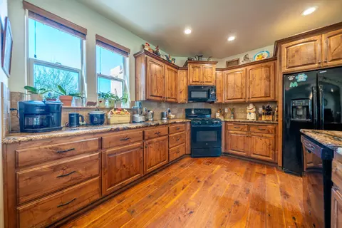 Kitchen - 19780 Mojo Ln, Redding, CA 96002 photo 4 of 4