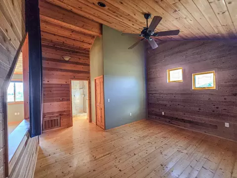 Bedroom - 6915 Frontier Dr, Montague, CA 96064 photo 3 of 3