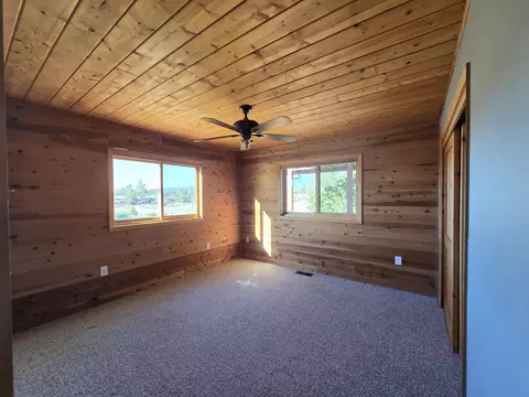 Bedroom - 6915 Frontier Dr, Montague, CA 96064 photo 1 of 3