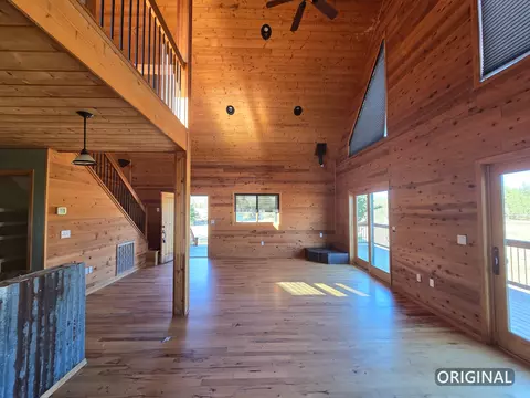 Living - 6915 Frontier Dr, Montague, CA 96064 photo 4 of 5