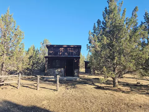 Exterior - 6915 Frontier Dr, Montague, CA 96064 photo 7 of 8